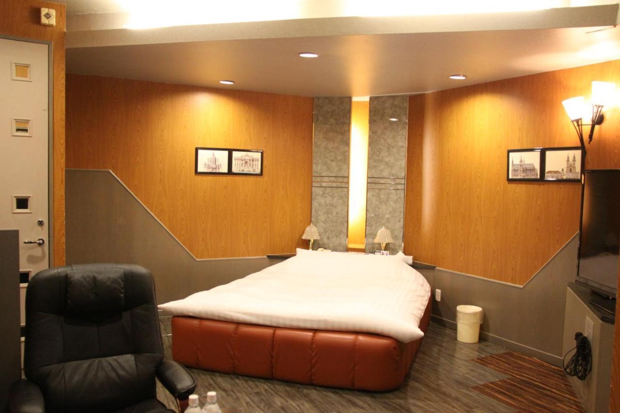 Hotel A-Style (Adults Only) คุมาโมโตะ ภายนอก รูปภาพ